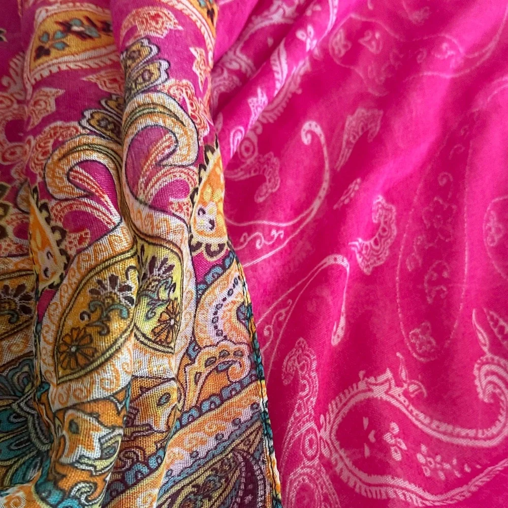 Elegant Paisley Scarf in Rich Pink